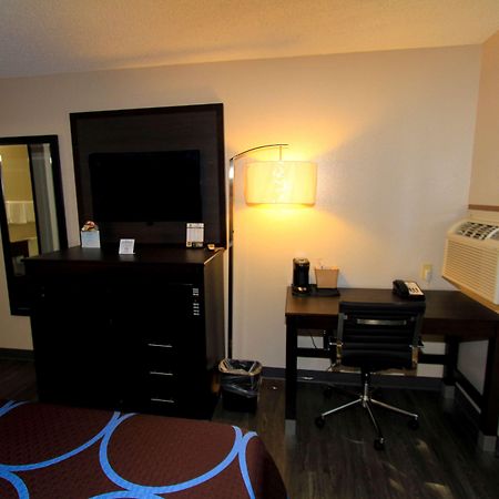 Super 8 By Wyndham Lenexa Overland Park Area/Mall Area Εξωτερικό φωτογραφία