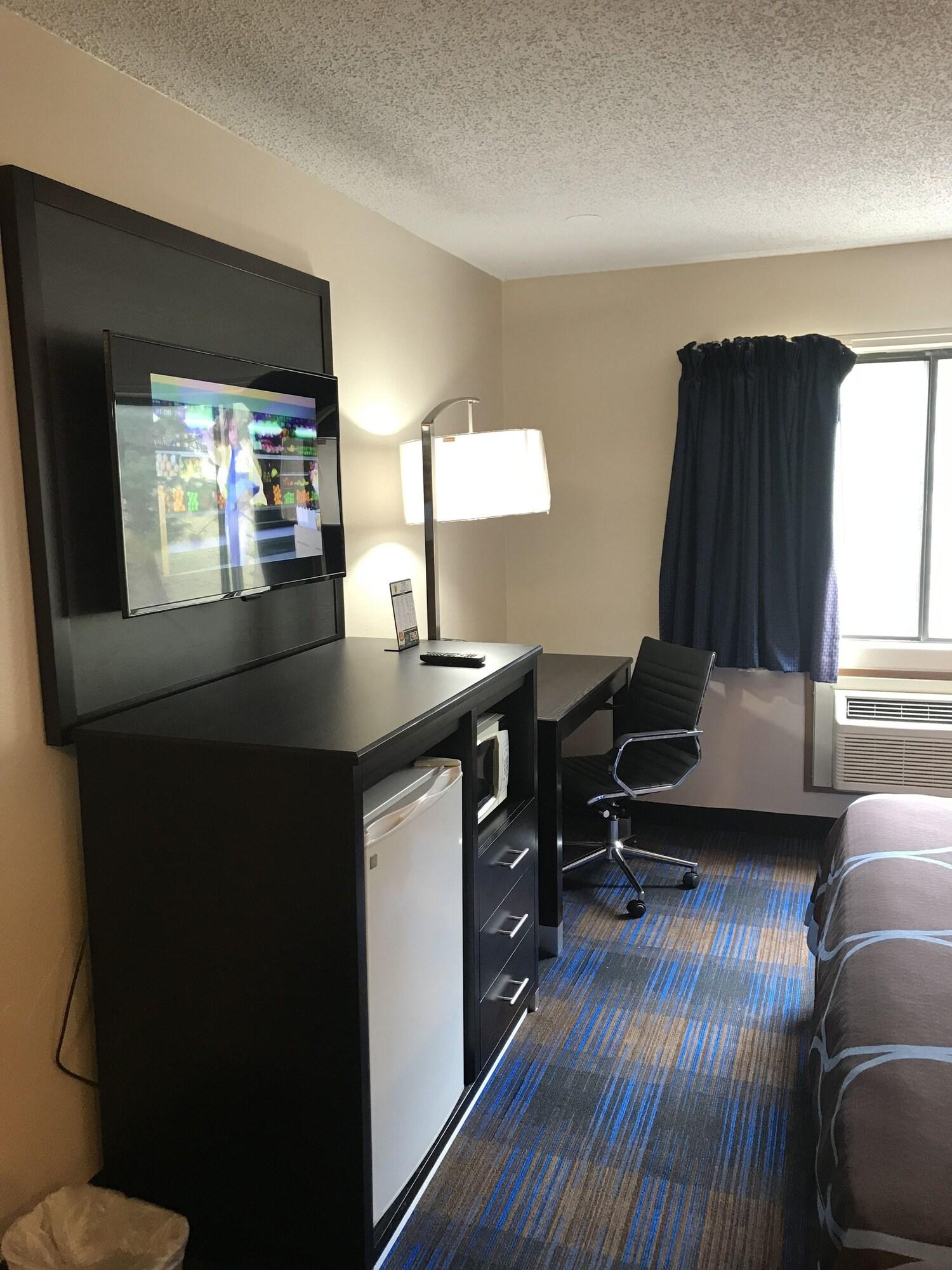Super 8 By Wyndham Lenexa Overland Park Area/Mall Area Εξωτερικό φωτογραφία