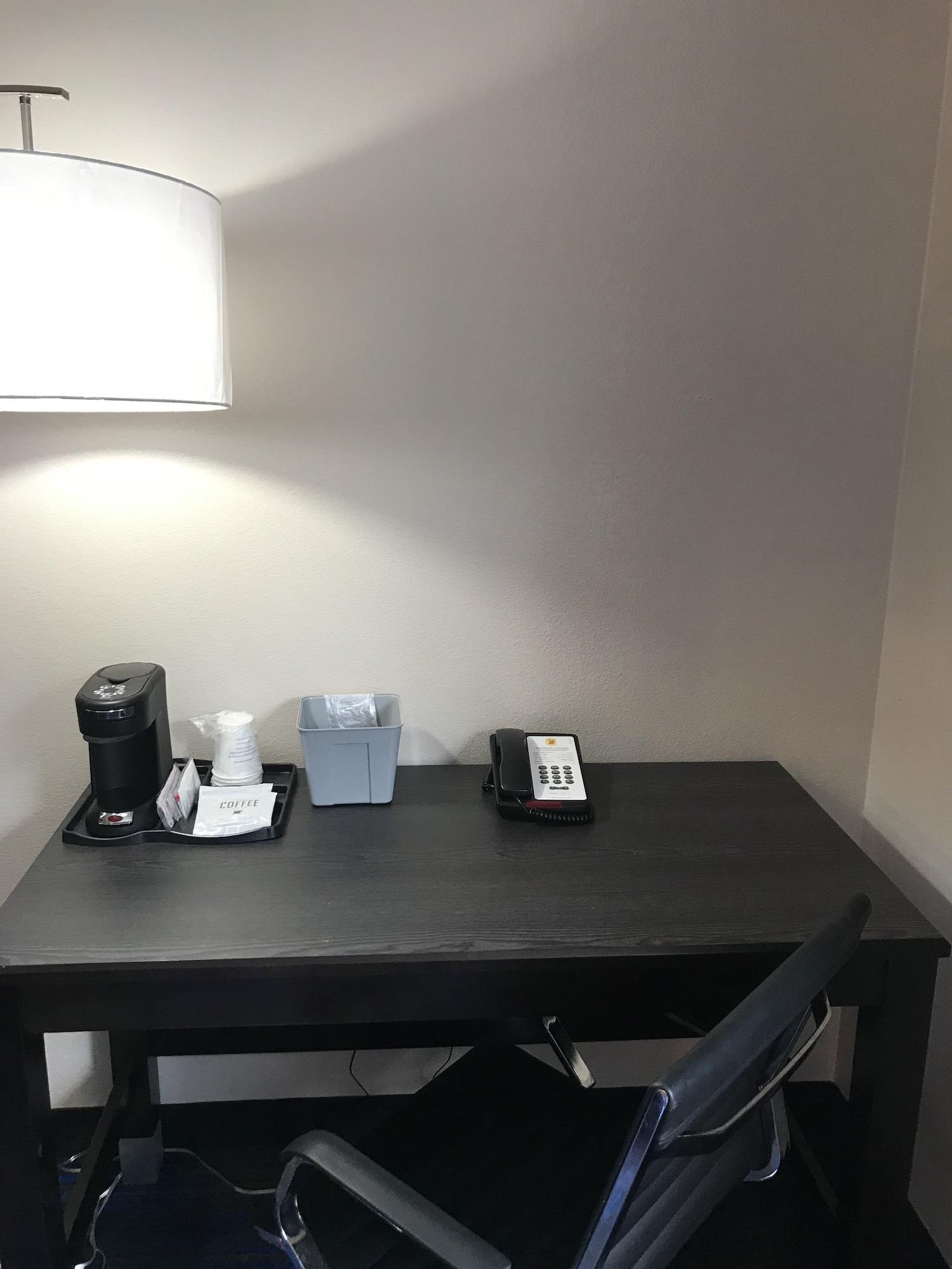 Super 8 By Wyndham Lenexa Overland Park Area/Mall Area Εξωτερικό φωτογραφία