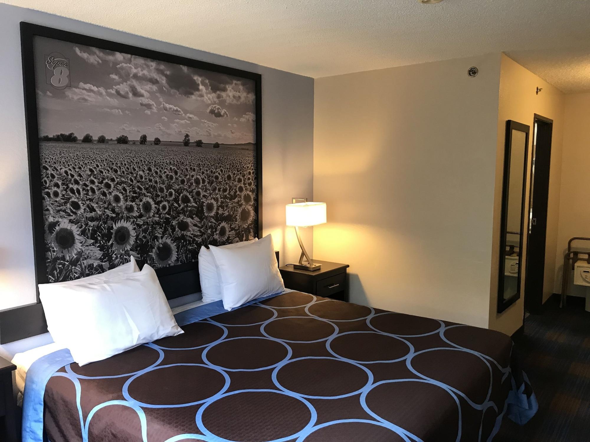 Super 8 By Wyndham Lenexa Overland Park Area/Mall Area Εξωτερικό φωτογραφία
