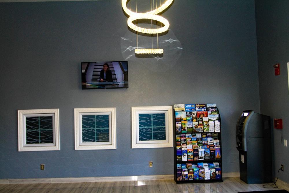 Super 8 By Wyndham Lenexa Overland Park Area/Mall Area Εξωτερικό φωτογραφία