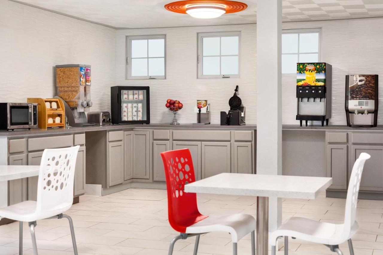 Super 8 By Wyndham Lenexa Overland Park Area/Mall Area Εξωτερικό φωτογραφία