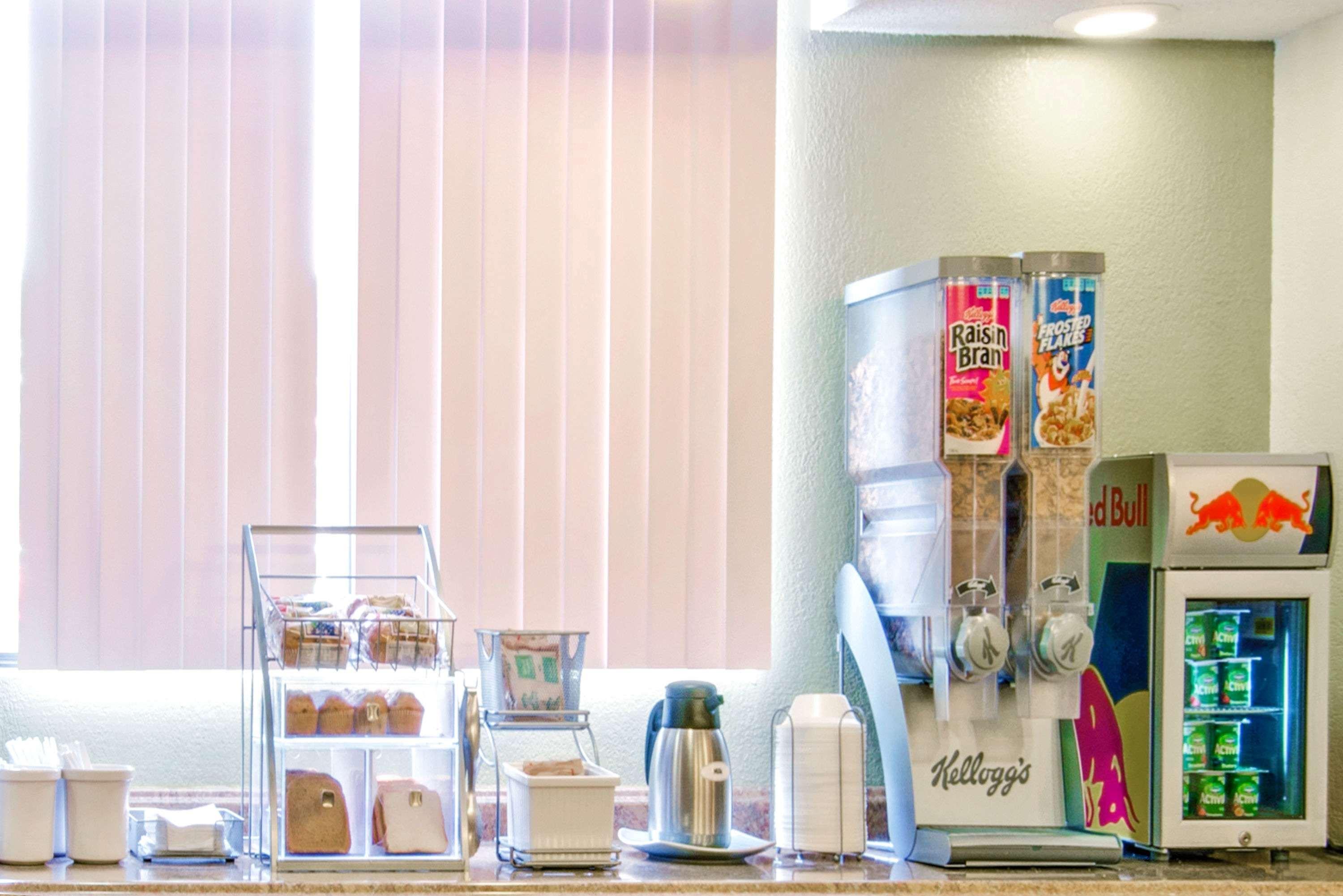 Super 8 By Wyndham Lenexa Overland Park Area/Mall Area Εξωτερικό φωτογραφία
