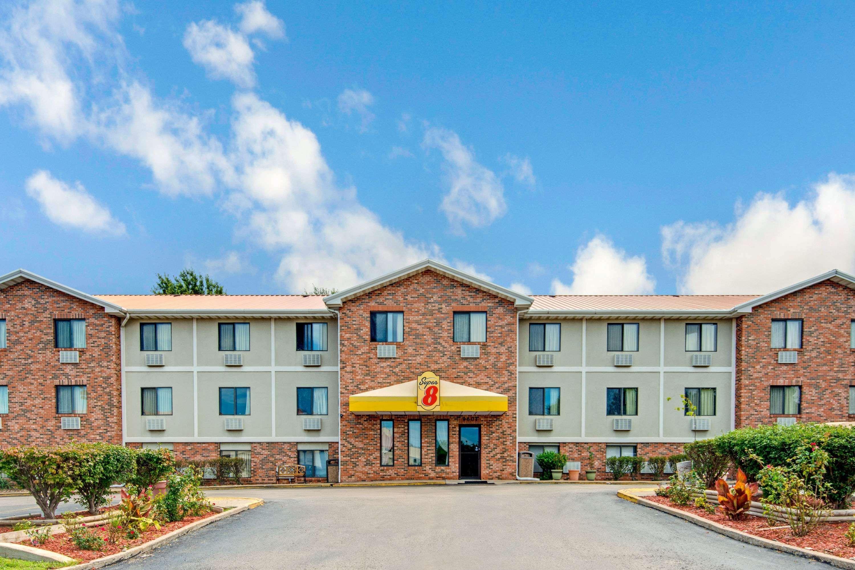 Super 8 By Wyndham Lenexa Overland Park Area/Mall Area Εξωτερικό φωτογραφία