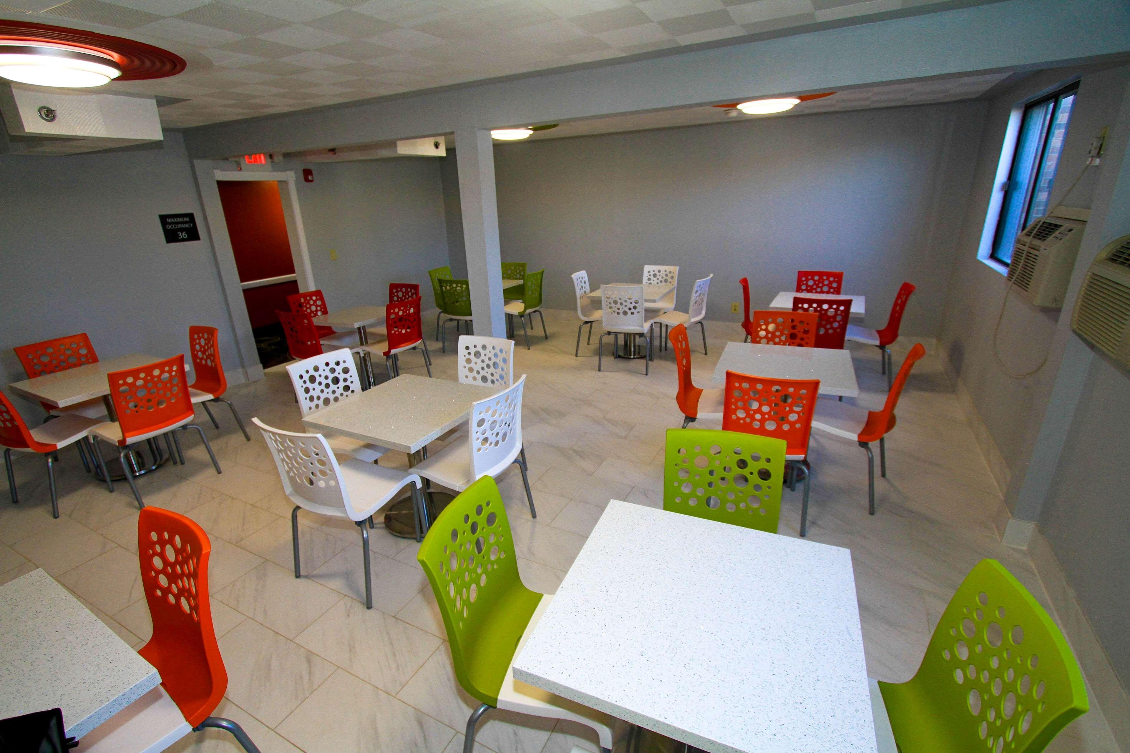 Super 8 By Wyndham Lenexa Overland Park Area/Mall Area Εξωτερικό φωτογραφία