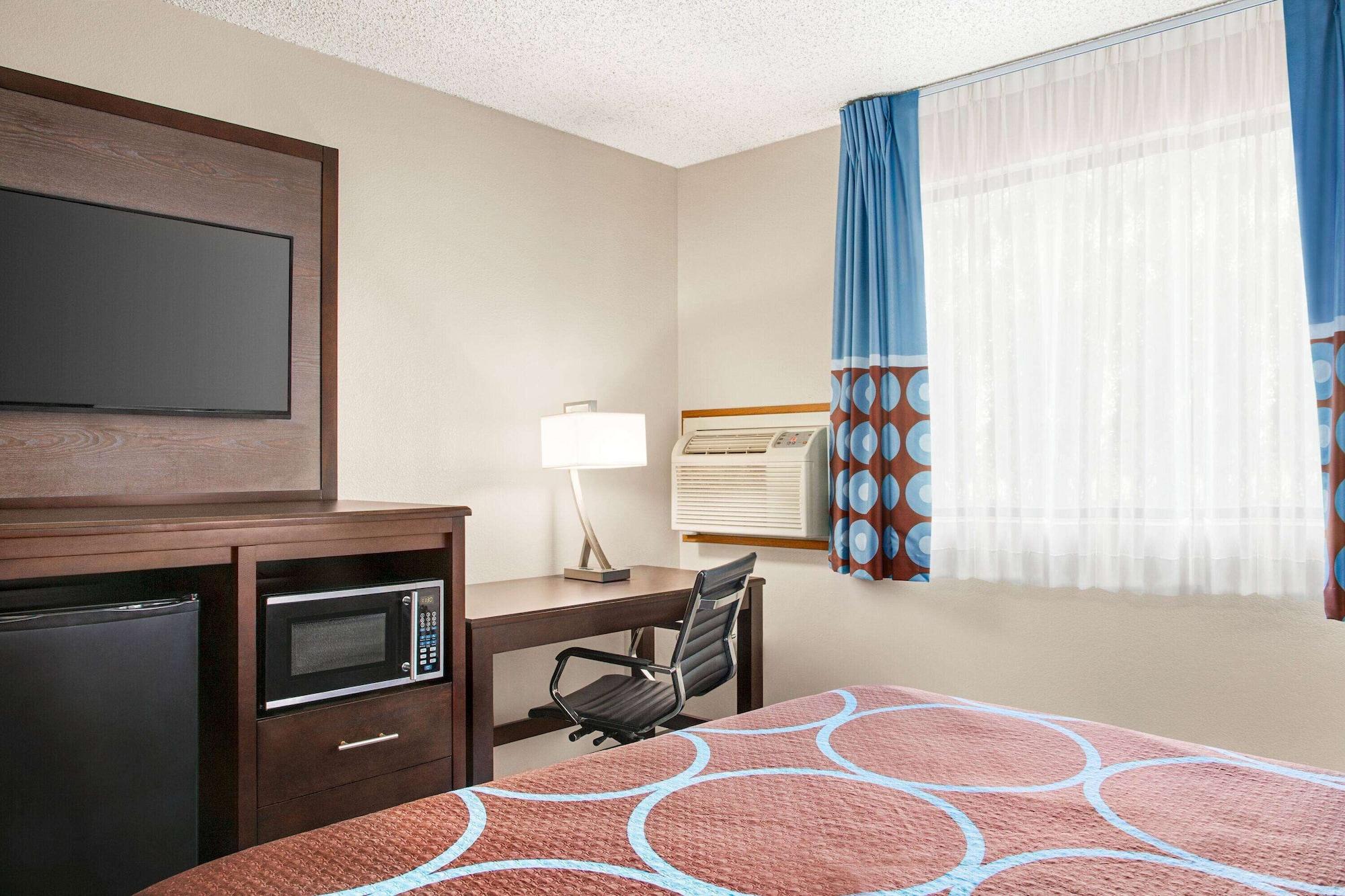 Super 8 By Wyndham Lenexa Overland Park Area/Mall Area Εξωτερικό φωτογραφία