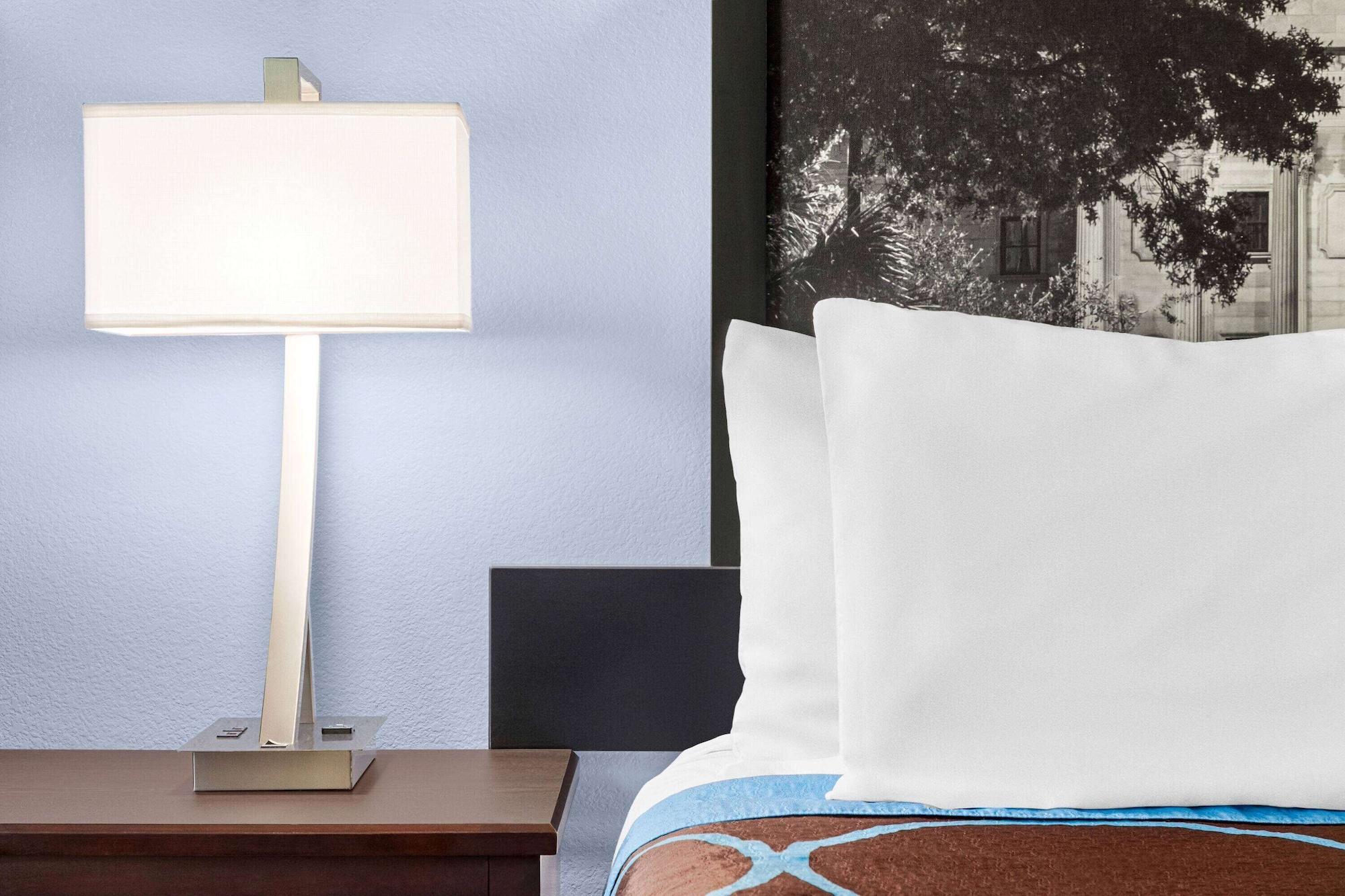 Super 8 By Wyndham Lenexa Overland Park Area/Mall Area Εξωτερικό φωτογραφία